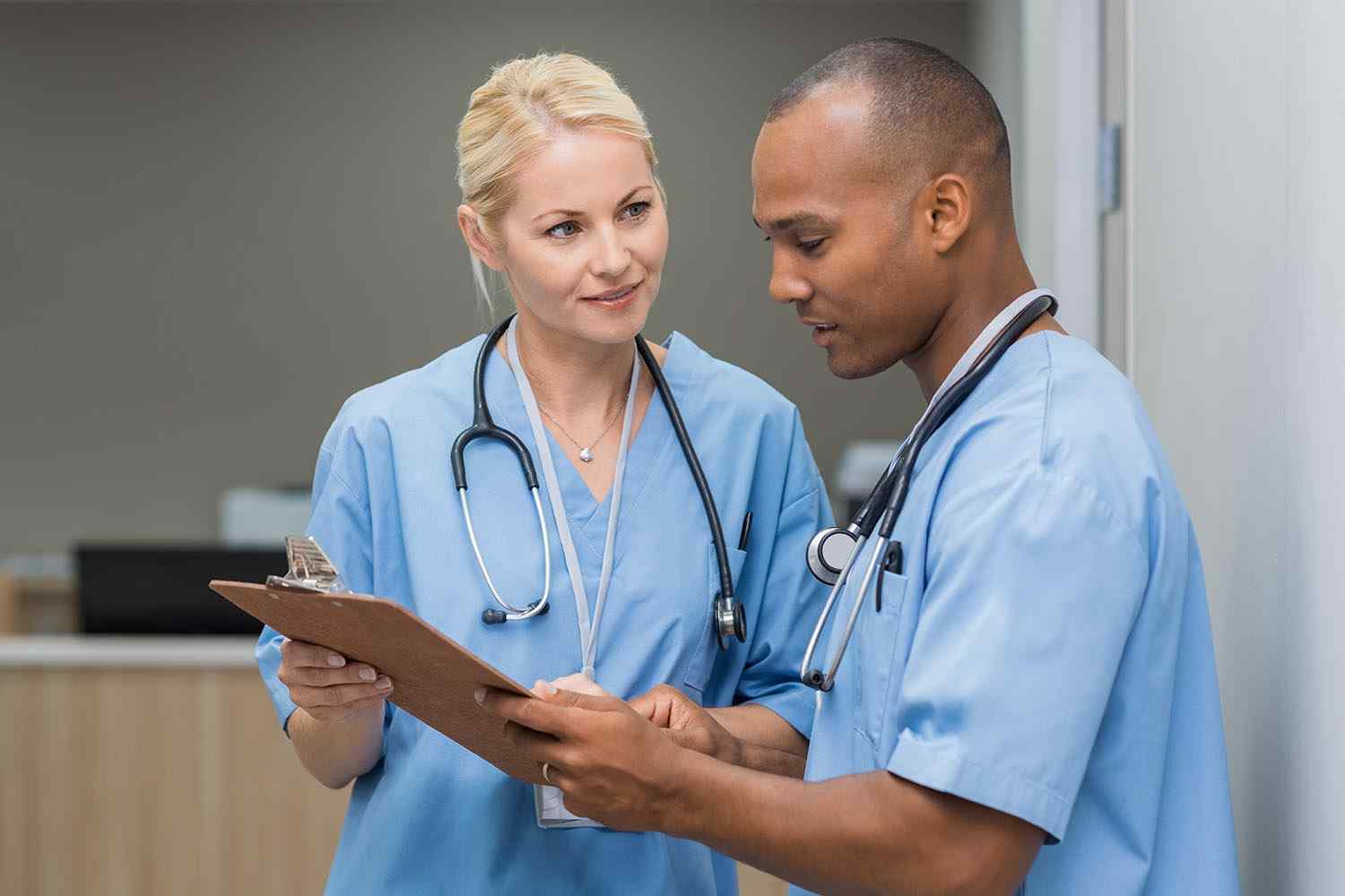 https://www.clinicamegadent.ro/wp-content/uploads/img-gallery-03.jpg