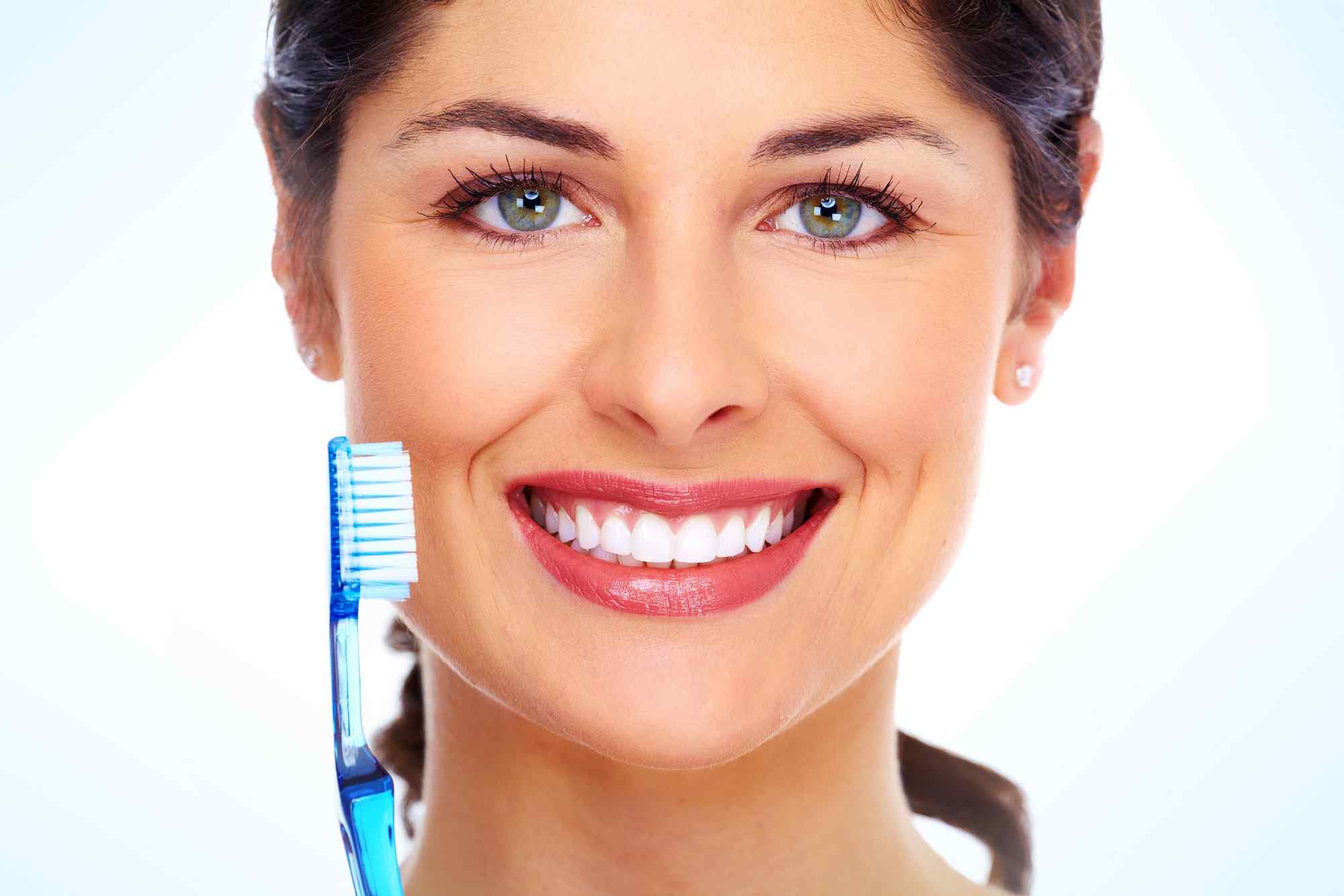 https://www.clinicamegadent.ro/wp-content/uploads/shutterstock_153342155.jpg
